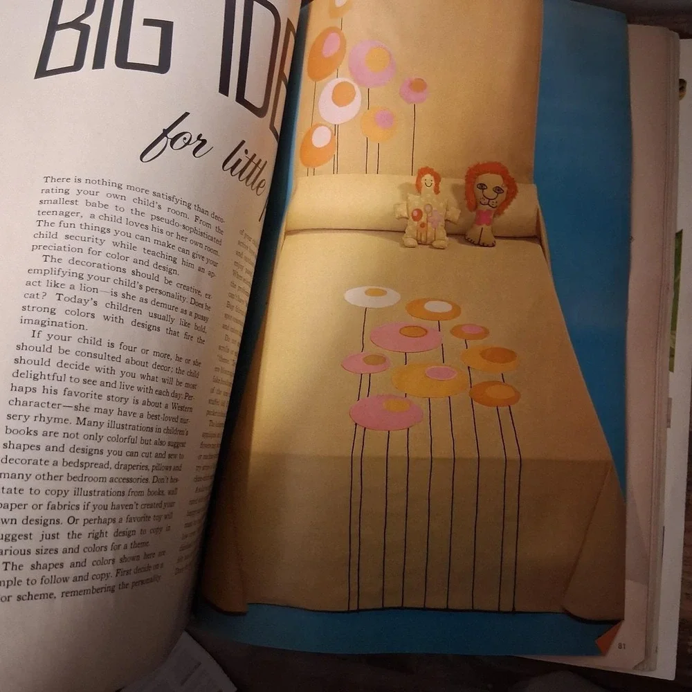 Rare Vintage Singer Showcase 1966 Magazine‎ Mod Fashion Full Color